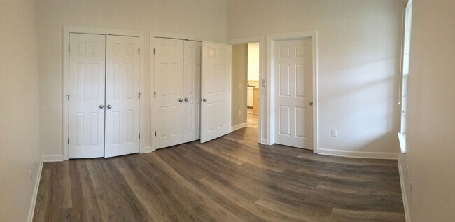 Building Photo - Inviting, modern two bedroom with garage parking, balcony views and a wonderful location in Chape...