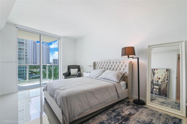Building Photo - 250 Sunny Isles Blvd