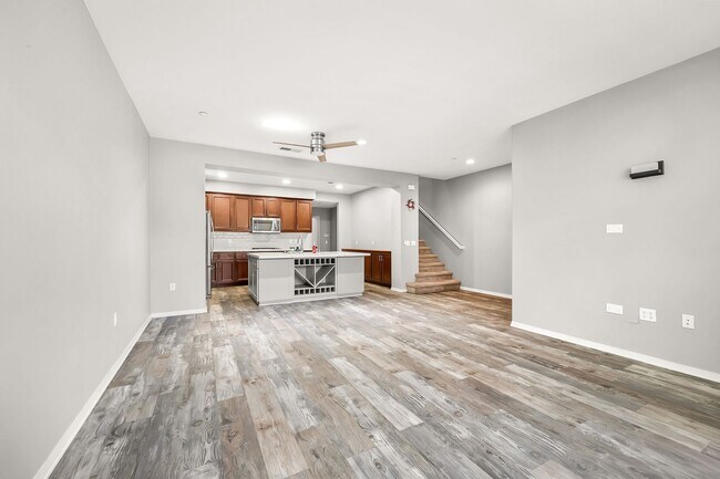 Building Photo - 2221 Capistrano Way