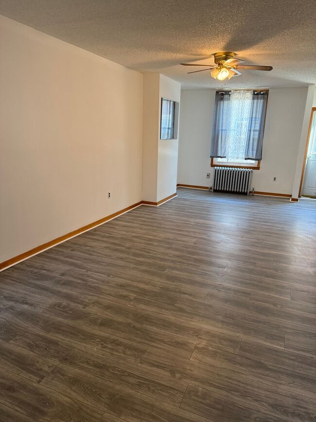 Building Photo - Charming 3-Bedroom Home in Port Richmond A...