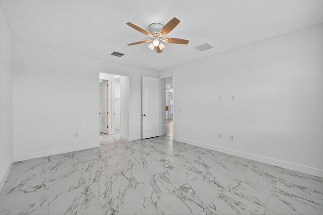 Building Photo - 11650 SW Moon River Way