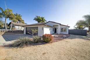 Building Photo - 1005 Hazen Dr
