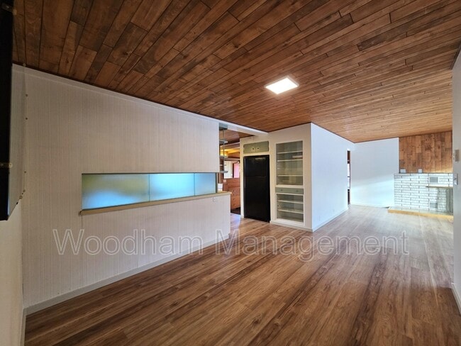 Building Photo - 621 S 14th Ave