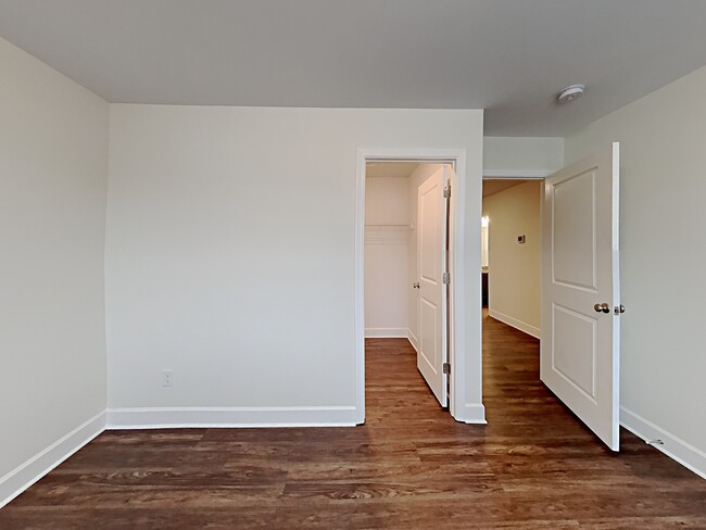 Building Photo - 1025 Bluewater Point Drive