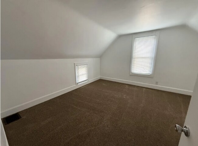 Building Photo - 1109 Adams St