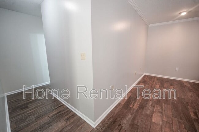 Building Photo - 803 Kings Rd