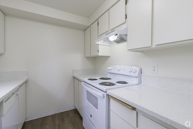 3BR, 2BA - 1,300SF Kitchen - Brookwood Firs Apartments