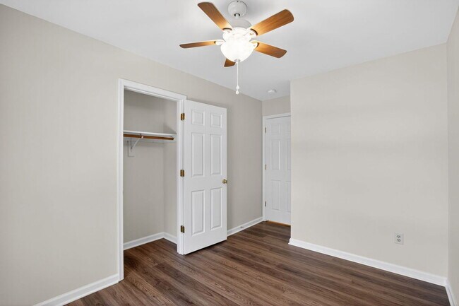 Building Photo - 15980 Crowfoot Ct