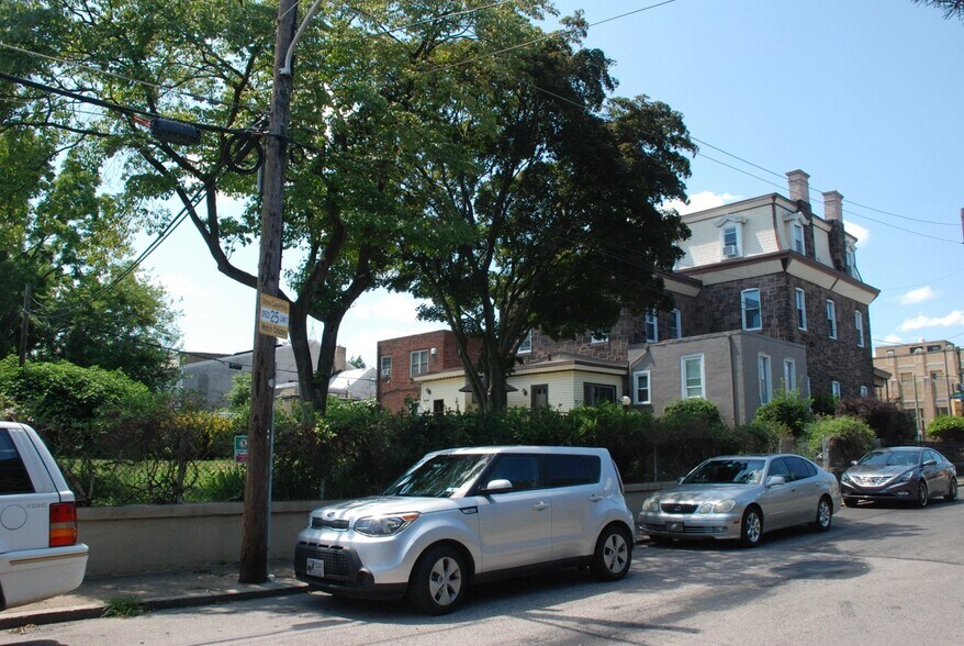 Parking - 8139 Frankford Ave