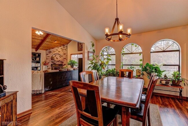 Building Photo - Beautiful 3 bedroom, 3 bath home in Lake W...