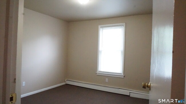 Building Photo - 136 Sherman St