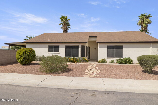 Building Photo - 11005 W Seldon Ln