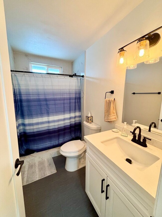 Building Photo - Beautiful House with Forever Views