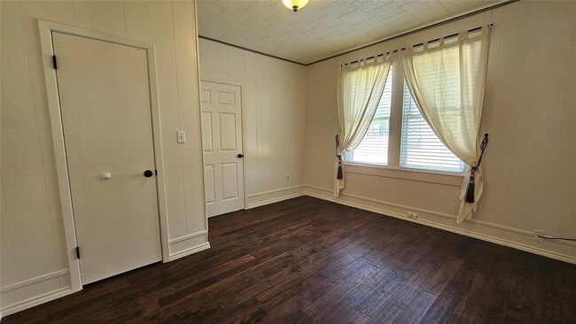 Building Photo - 205 S Granger