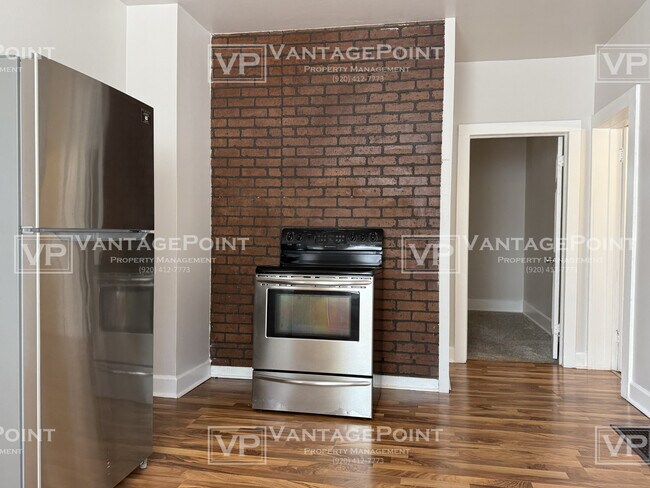 Building Photo - 521 12th Ave