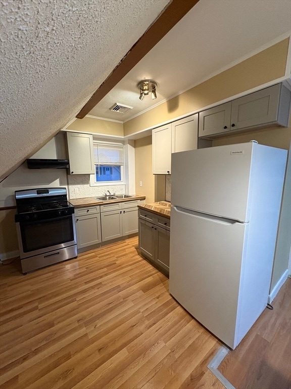 Building Photo - 16 Harmony St