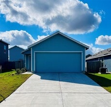 Building Photo - 716 Commander Abbott Dr