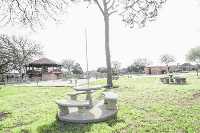 Building Photo - 7237 Cook Rd