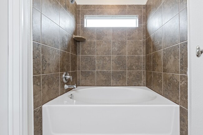 Building Photo - 8011 Fieldstone Dr