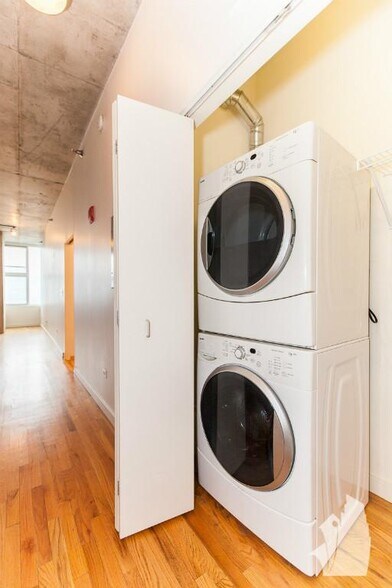 Building Photo - 1720 S Michigan Ave