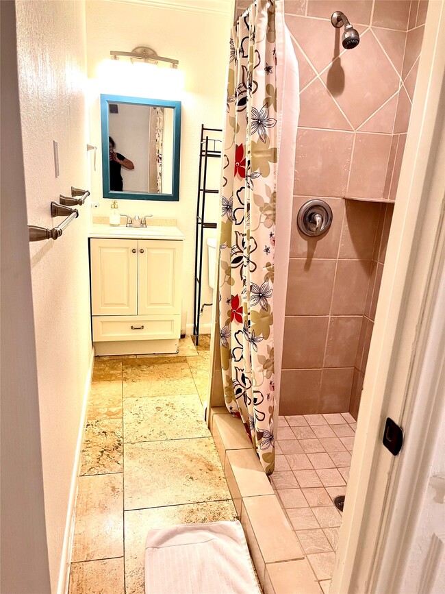 Building Photo - 2109 N Red Cedar Cir