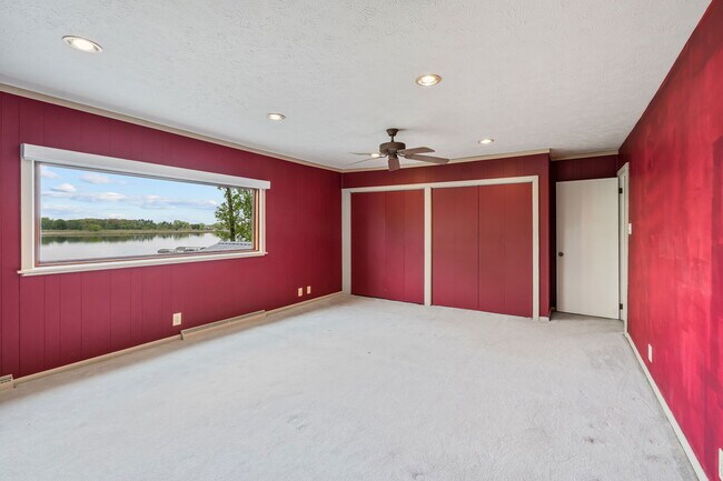 Building Photo - 2083 Chapman Lake Dr