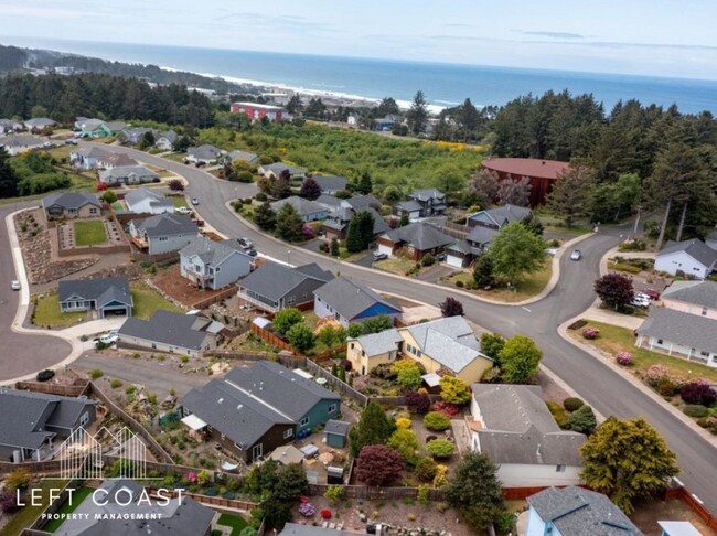 Building Photo - 5371 NE Wave Ln