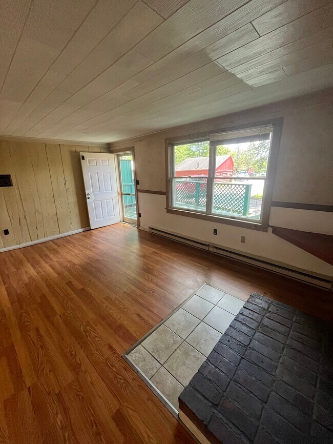 Building Photo - Chestnut Grove Village 17, 18, 19