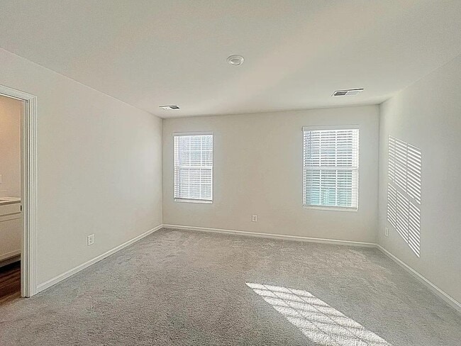 Building Photo - 922 Powder Crk Dr