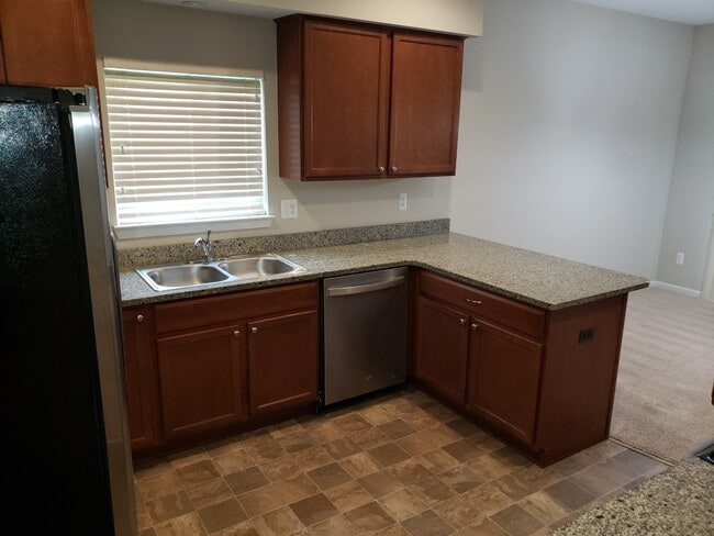 Building Photo - 14261 Shadywood Dr