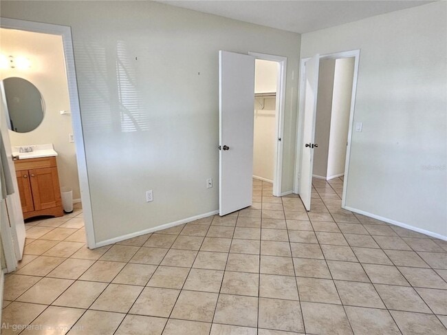 Building Photo - 105 Base Ave E