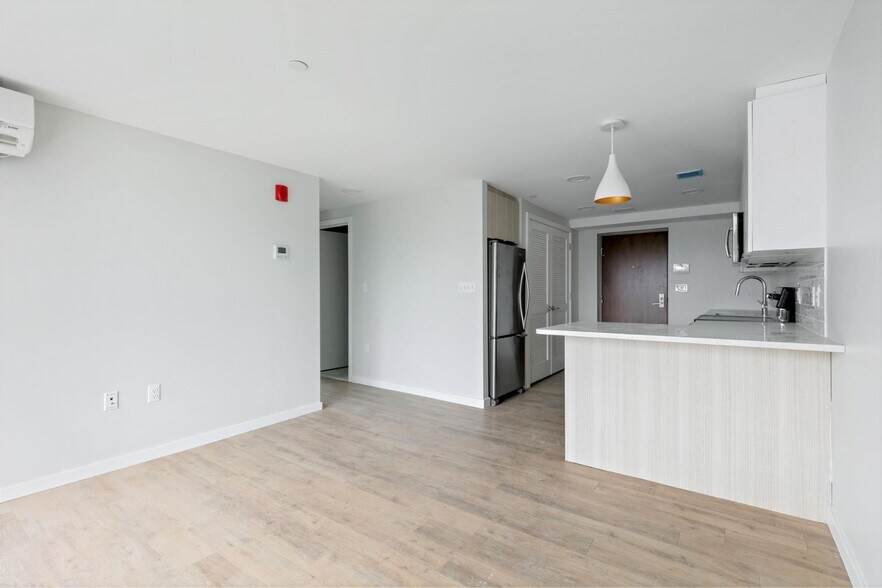 Building Photo - 11 Soden St