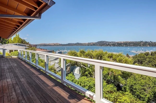 Building Photo - 118 Cazneau Ave