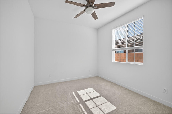 Building Photo - 73514 Cierra St