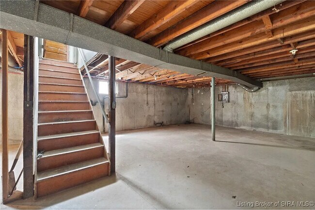 Building Photo - 456 Thompson St