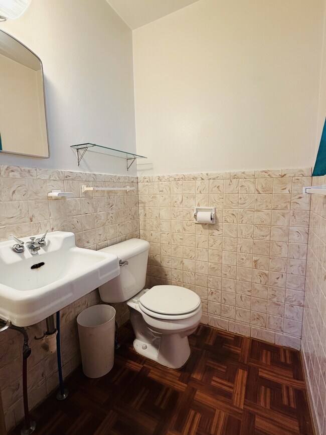 Building Photo - 29 Glenda Dr