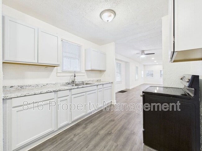 Building Photo - 1513 Rowland Ave