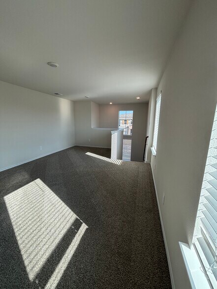 Building Photo - 3303 Sweetwater Way