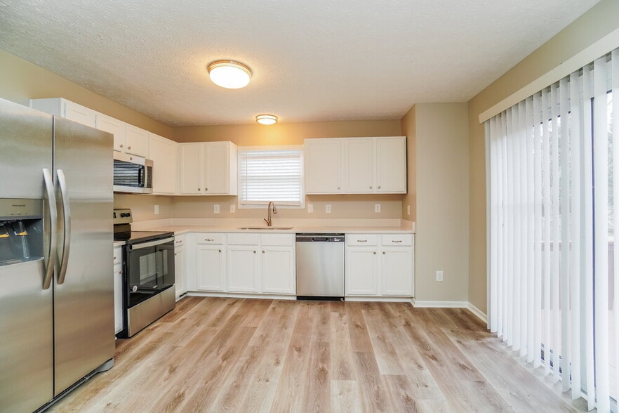 Building Photo - 5776 Chase Run