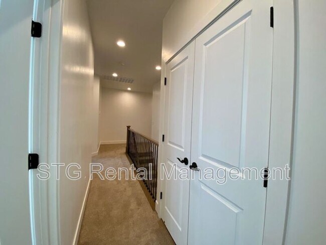Building Photo - 2473 350 N