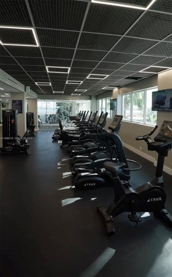 Building Photo - 7501 E Treasure Dr