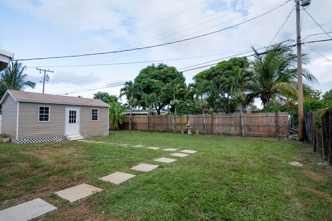 Building Photo - 2032 Worthington Rd