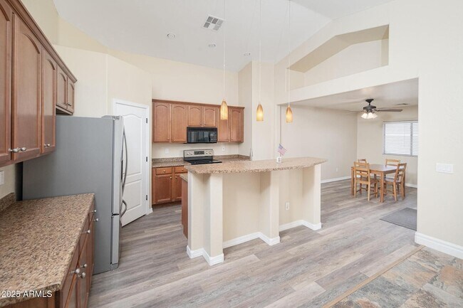 Building Photo - 25256 W Darrel Dr