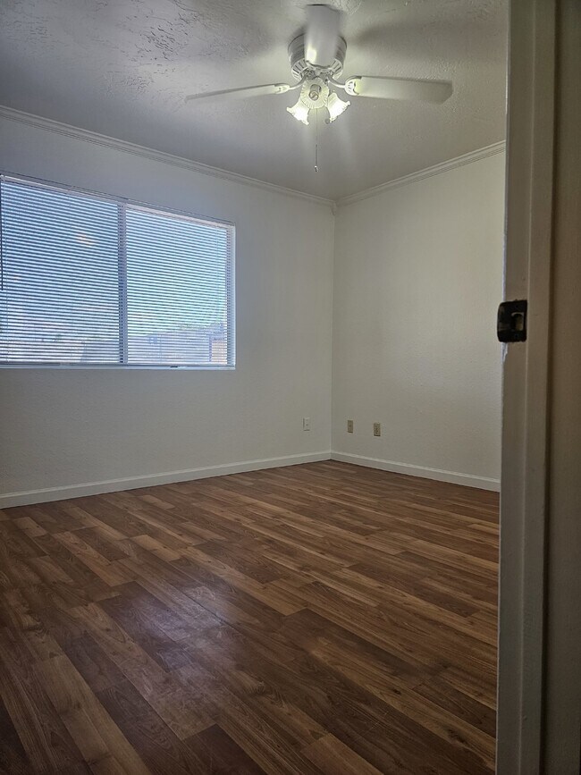 Building Photo - This Charming Home Awaits You!