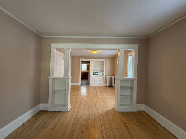 Building Photo - 1068 N Woodbridge St