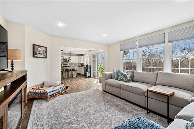 Building Photo - 8025 Jordan Ct