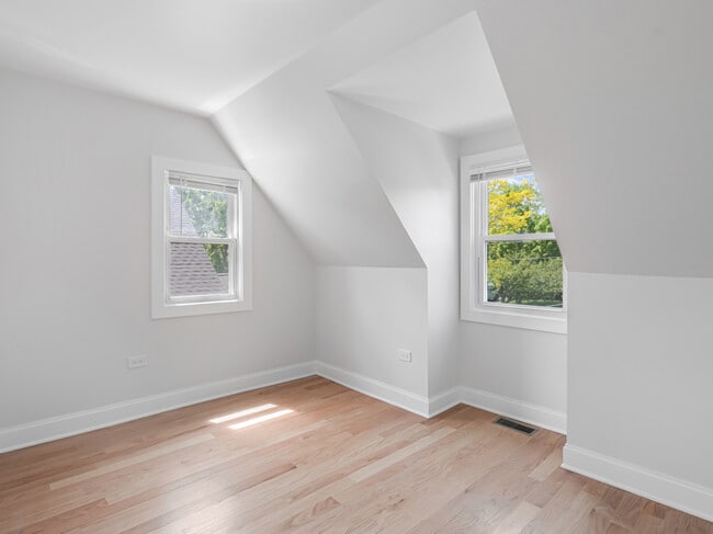 Building Photo - 1309 Ridgewood Dr
