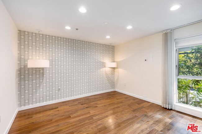 Building Photo - 4215 Glencoe Ave