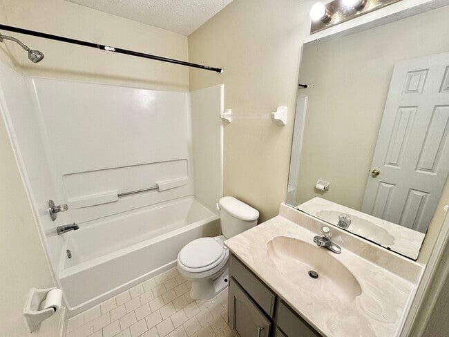 Building Photo - 1468 S Goodlett Grove Cove