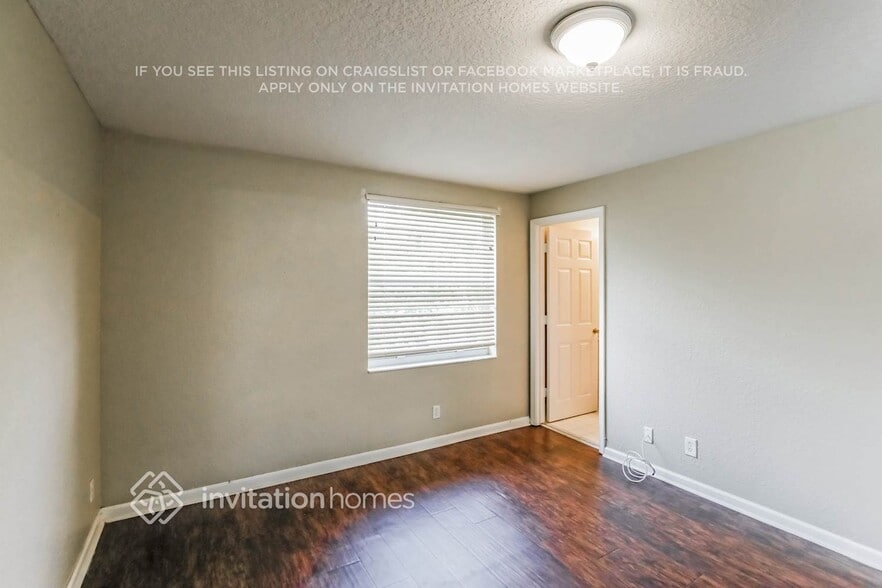 Building Photo - 964 Summit Lake Dr
